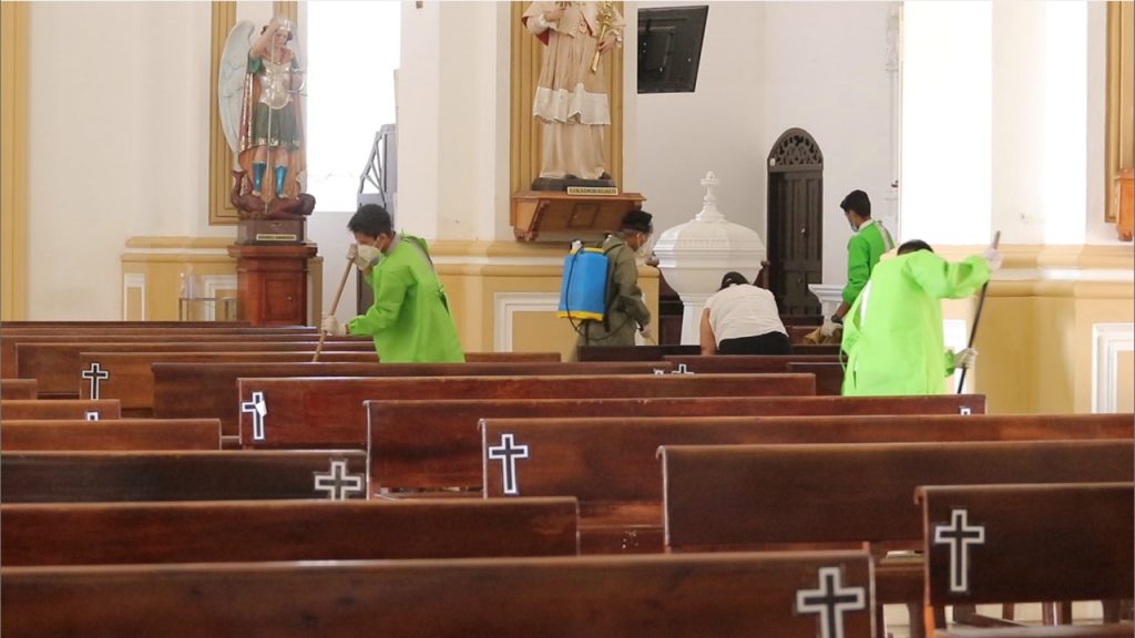 Desinfección del área donde se ubicaran la feligresía 