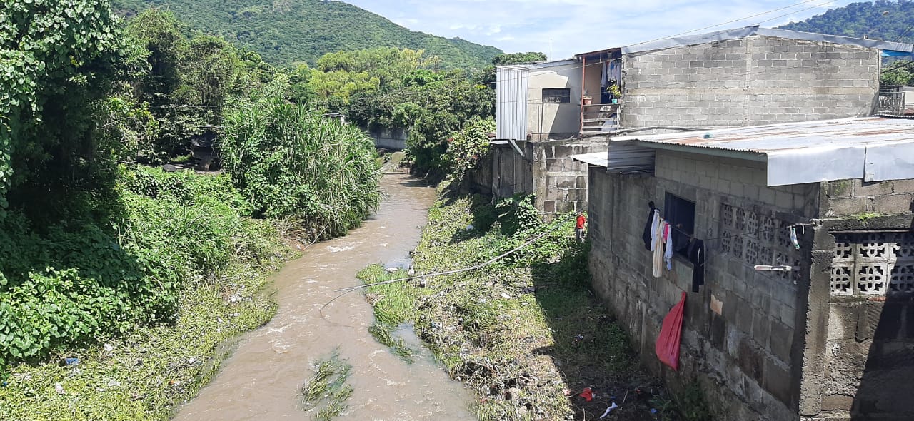 Rio Viejo Jinotega, por donde arrastrada la camioneta la cual era ocupada por los dos jóvenes.