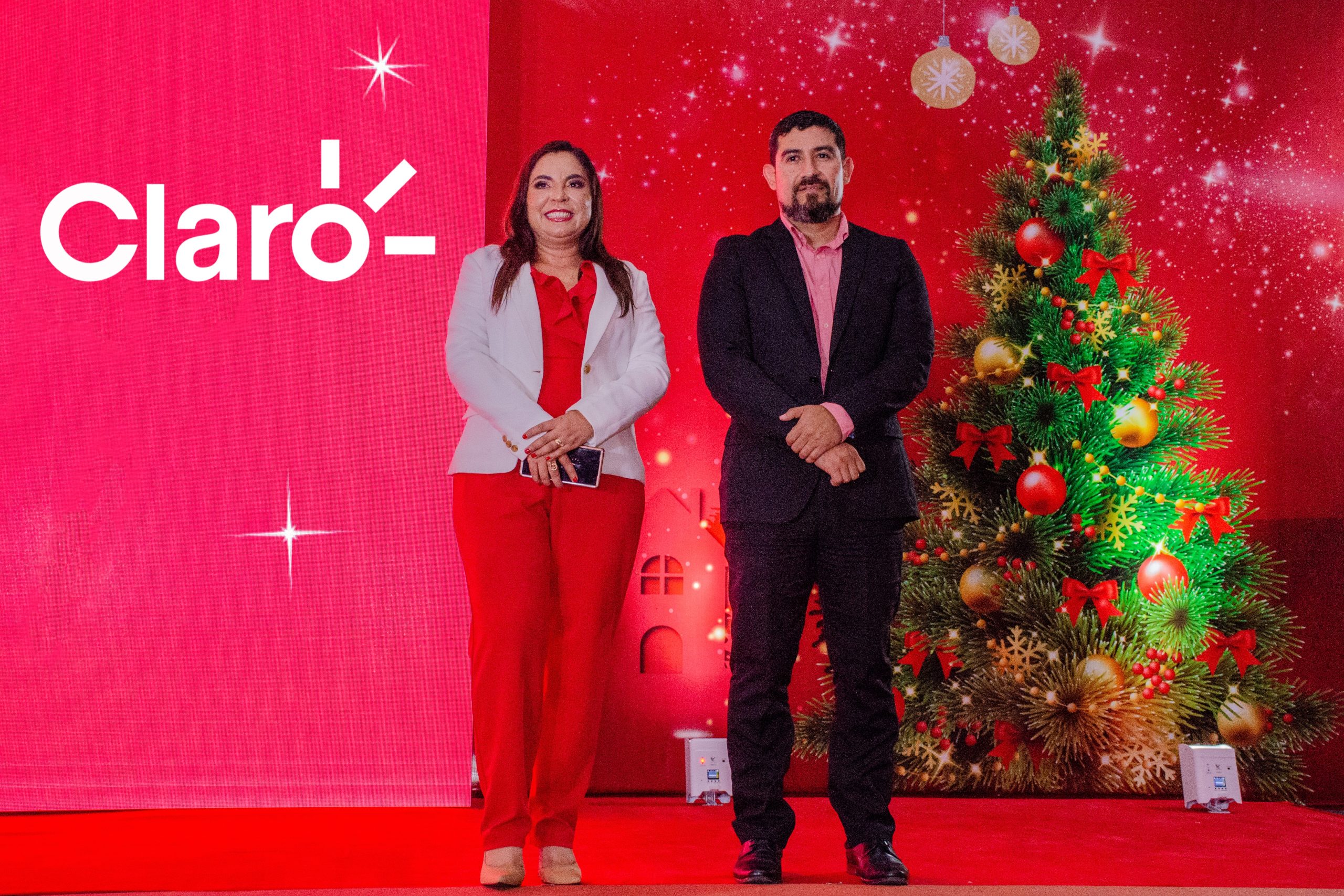 Esta Navidad te conectas mas con claro.