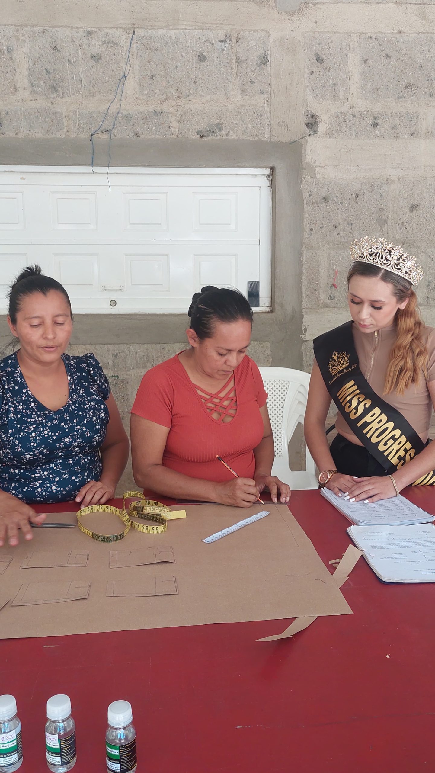 Milagros González Centeno, Miss Progress Nicaragua 2025, impulsa salud y empoderamiento femenino en Escuela Las Cañas