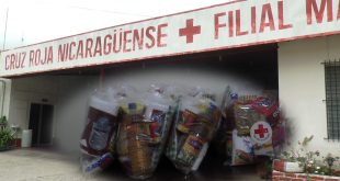 Cruz Roja realiza entrega de paquetes alimenticios a personas de escasos recursos