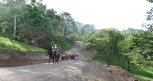 Waslala: Comunidades rurales son beneficiados con reparación de caminos