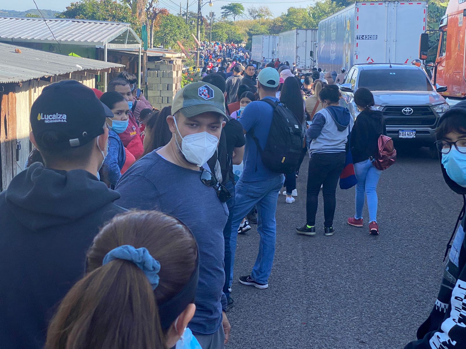 Honduras aplica segunda dosis contra la covid-19 a nicaragüenses 